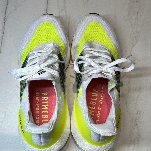 Adidas Ultraboost (Size 7.5) - Picture 3 of 8